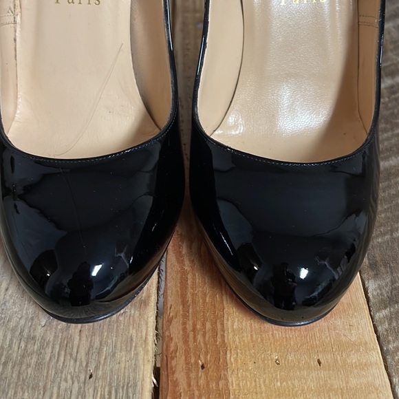 Christian Louboutin Wedge Patent Upper Heels, size 39 - Picture 4 of 8